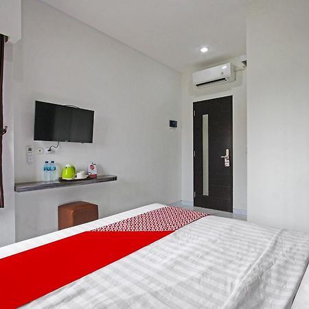 Super Oyo Capital O 91665 D'Prof Exclusive Guesthouse Семаранг Екстер'єр фото