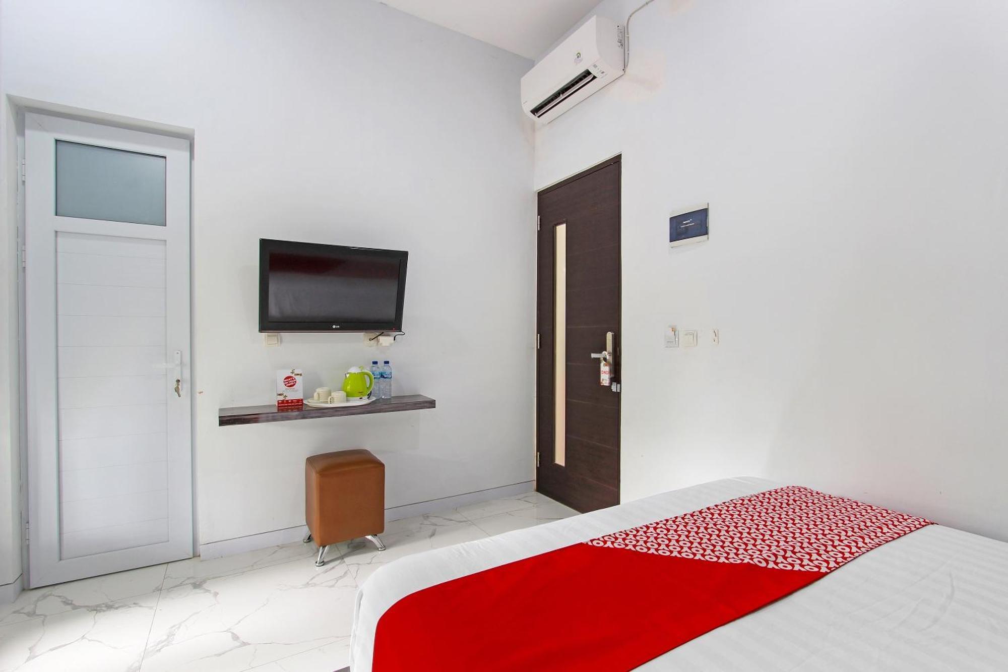 Super Oyo Capital O 91665 D'Prof Exclusive Guesthouse Семаранг Екстер'єр фото