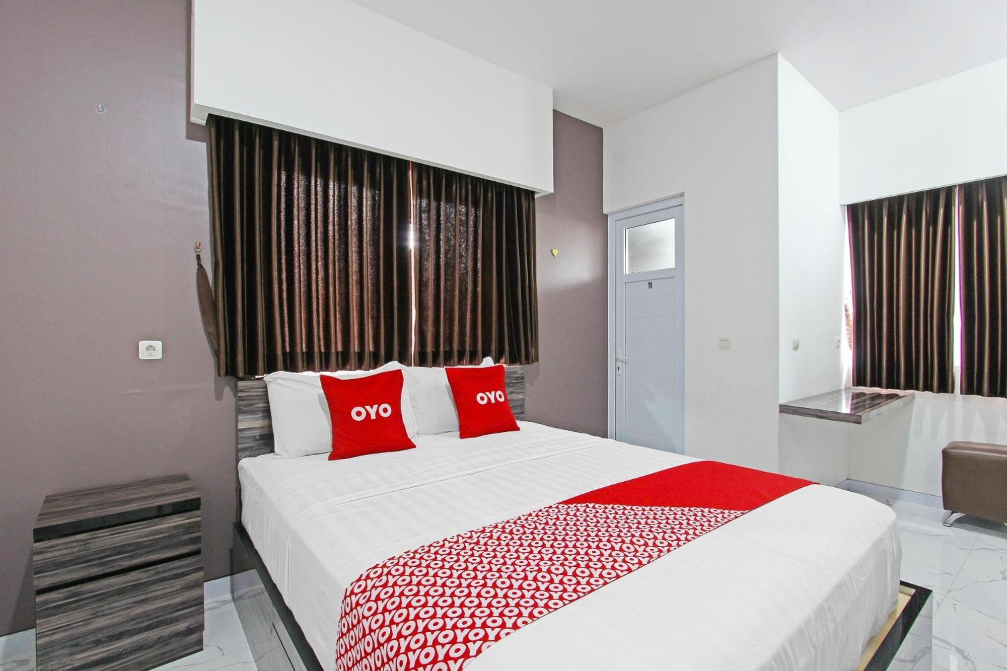 Super Oyo Capital O 91665 D'Prof Exclusive Guesthouse Семаранг Екстер'єр фото