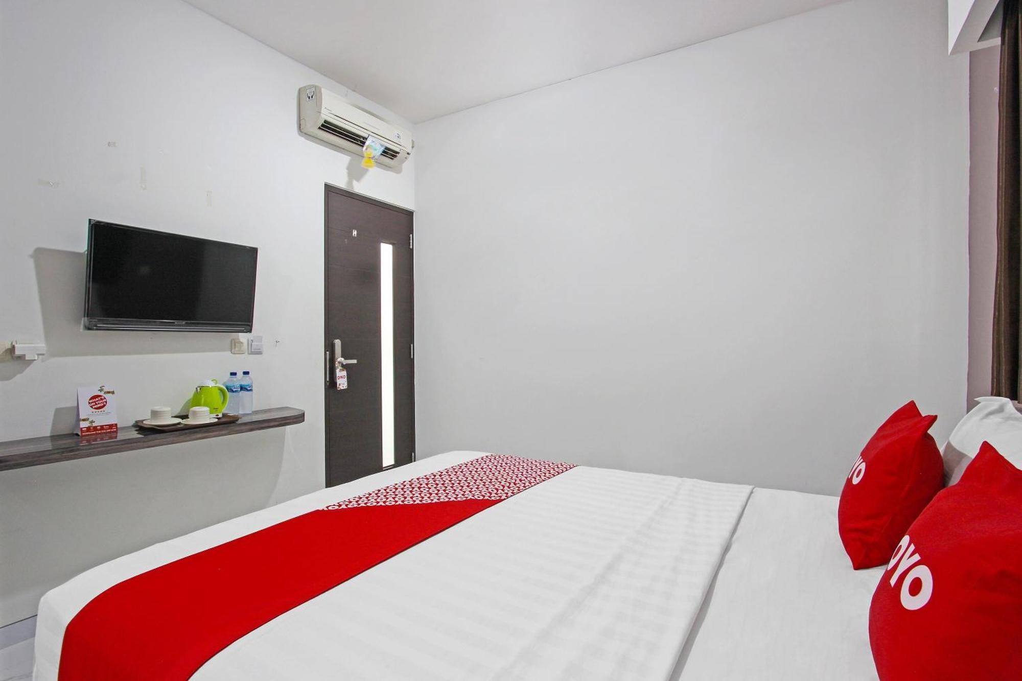 Super Oyo Capital O 91665 D'Prof Exclusive Guesthouse Семаранг Екстер'єр фото