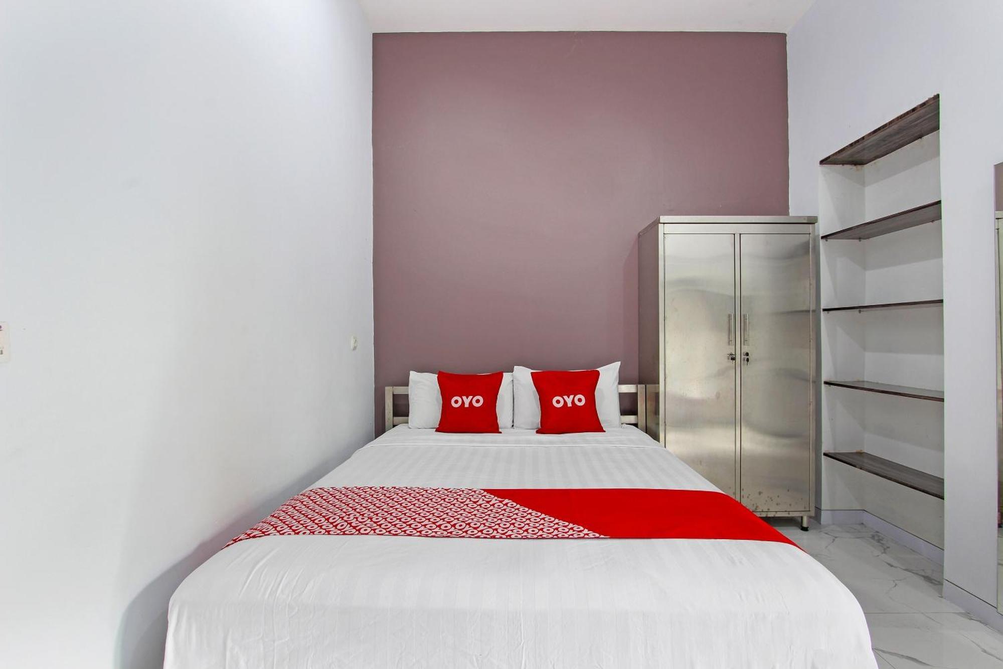 Super Oyo Capital O 91665 D'Prof Exclusive Guesthouse Семаранг Екстер'єр фото