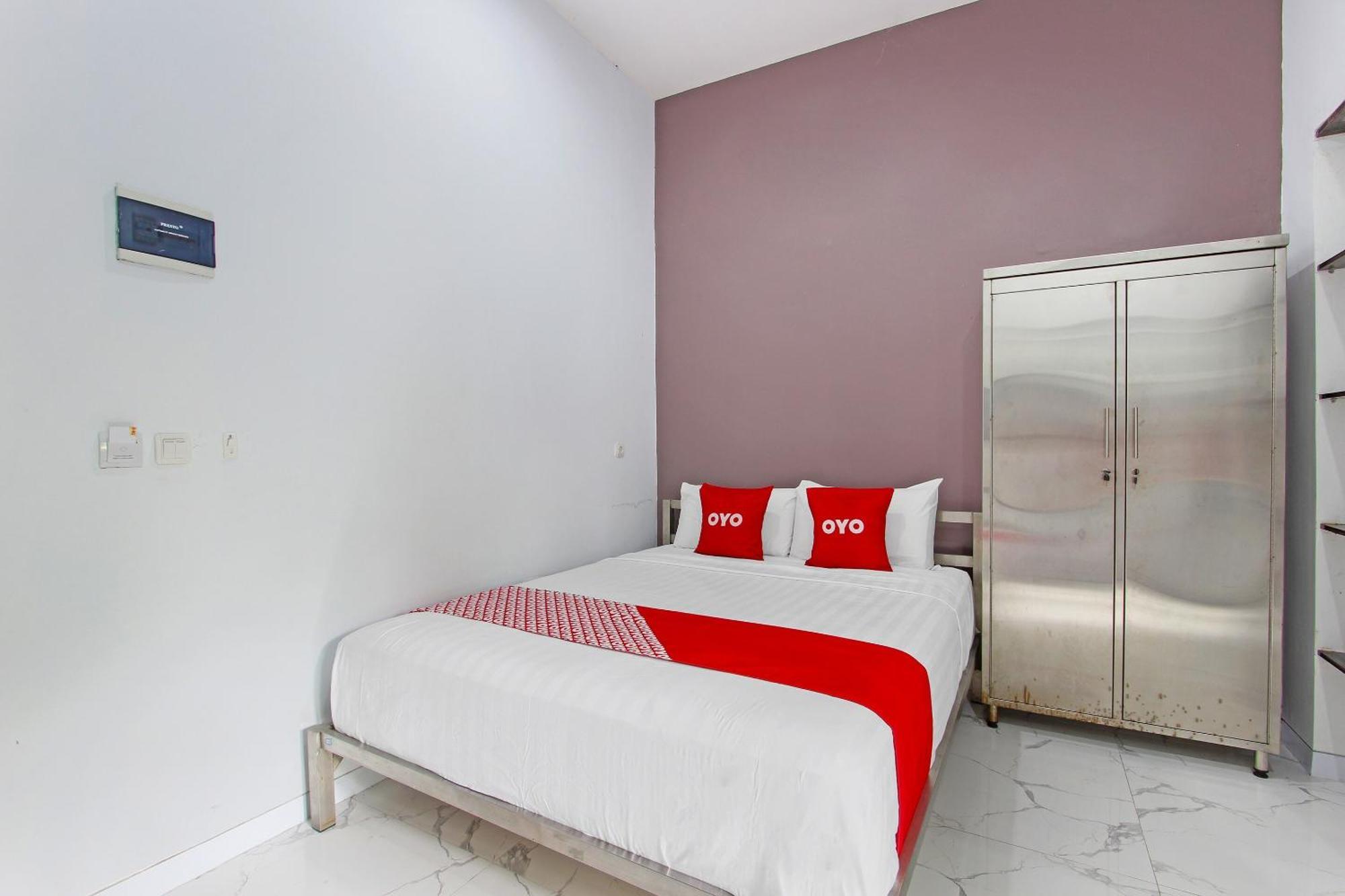 Super Oyo Capital O 91665 D'Prof Exclusive Guesthouse Семаранг Екстер'єр фото